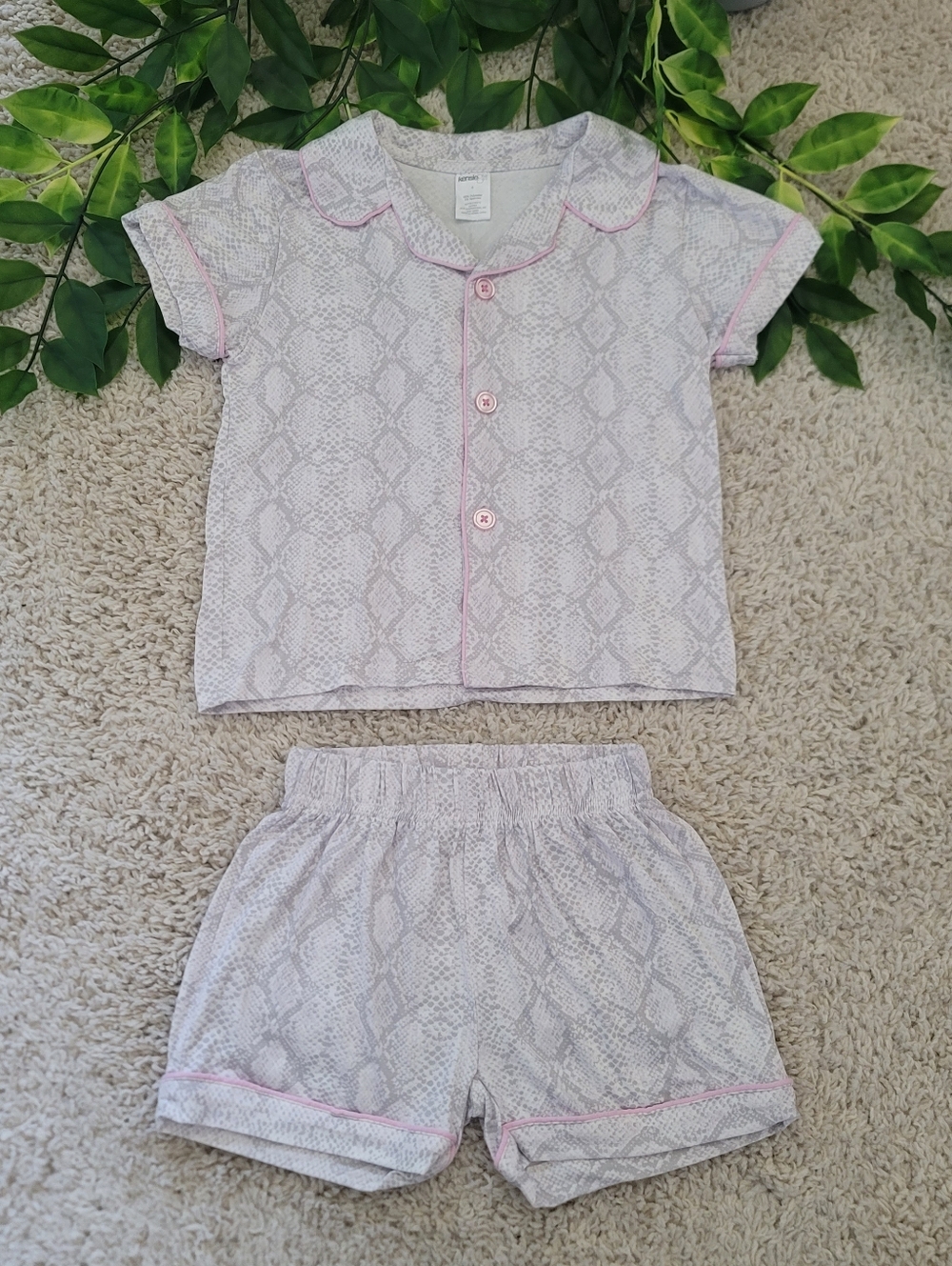 Little Girl Grey & White Snake Print Pajamas (Size 4)
